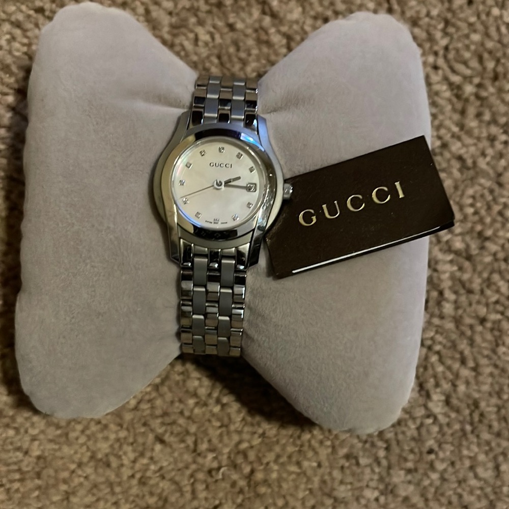 Authentic Gucci Women's Watch 27MM 5505 Mother of Pearl Dial steel